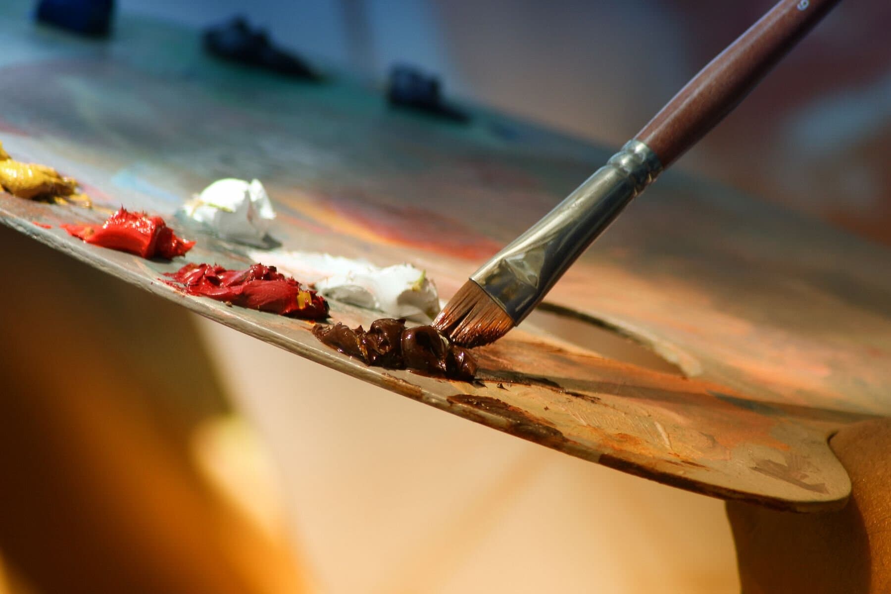 Custom Surfboard Painting in Bouznika: Colour, Logos, and Honest Limits